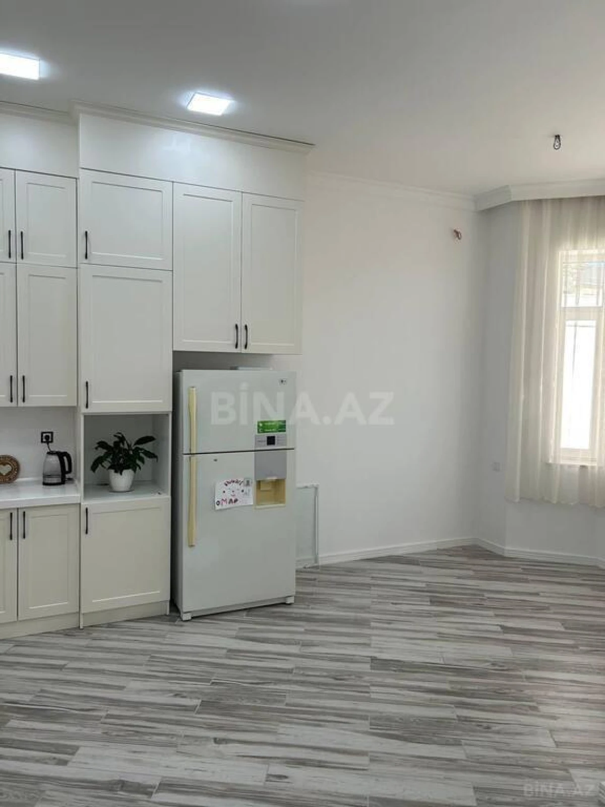 Satılır 7 otaqlı həyət evi 350 m²