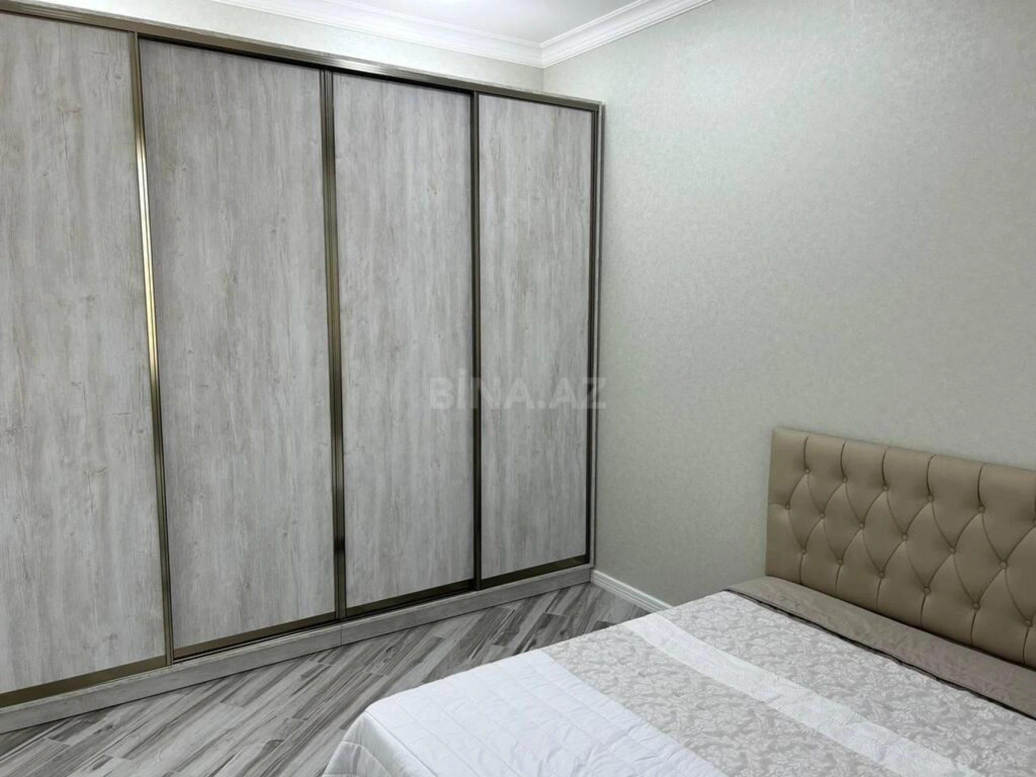 Satılır 7 otaqlı həyət evi 350 m²