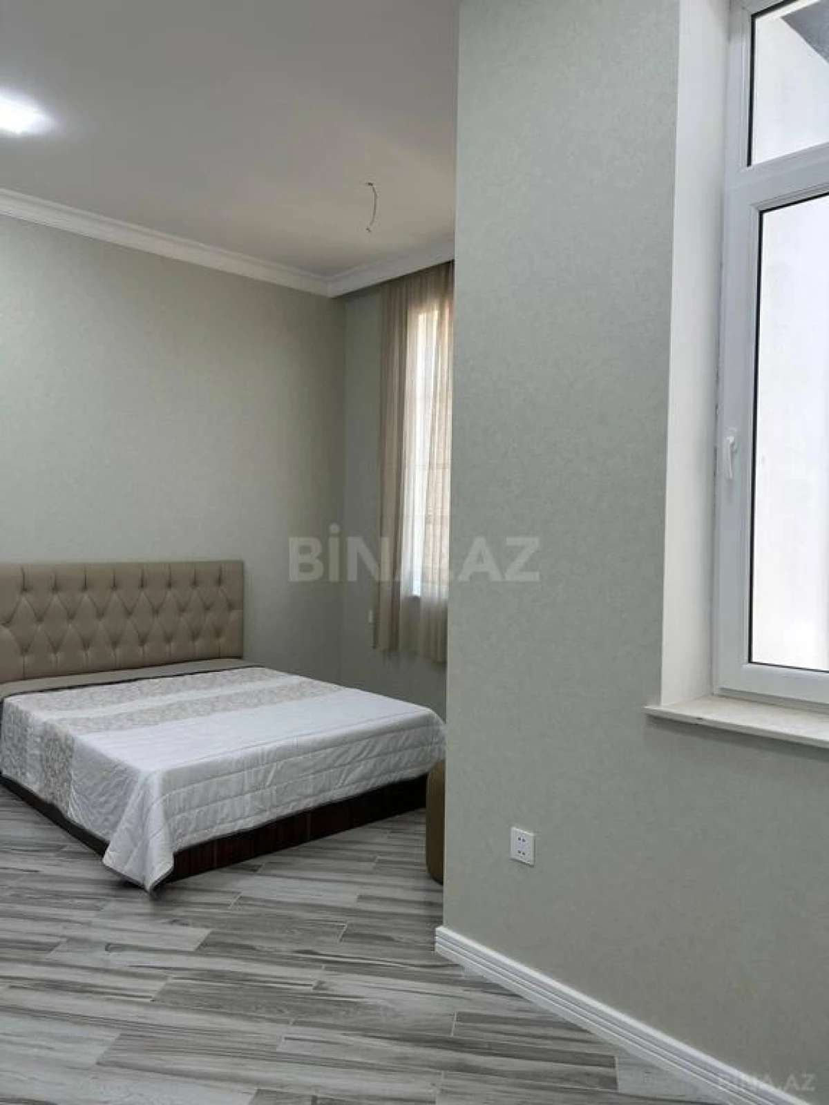 Satılır 7 otaqlı həyət evi 350 m²