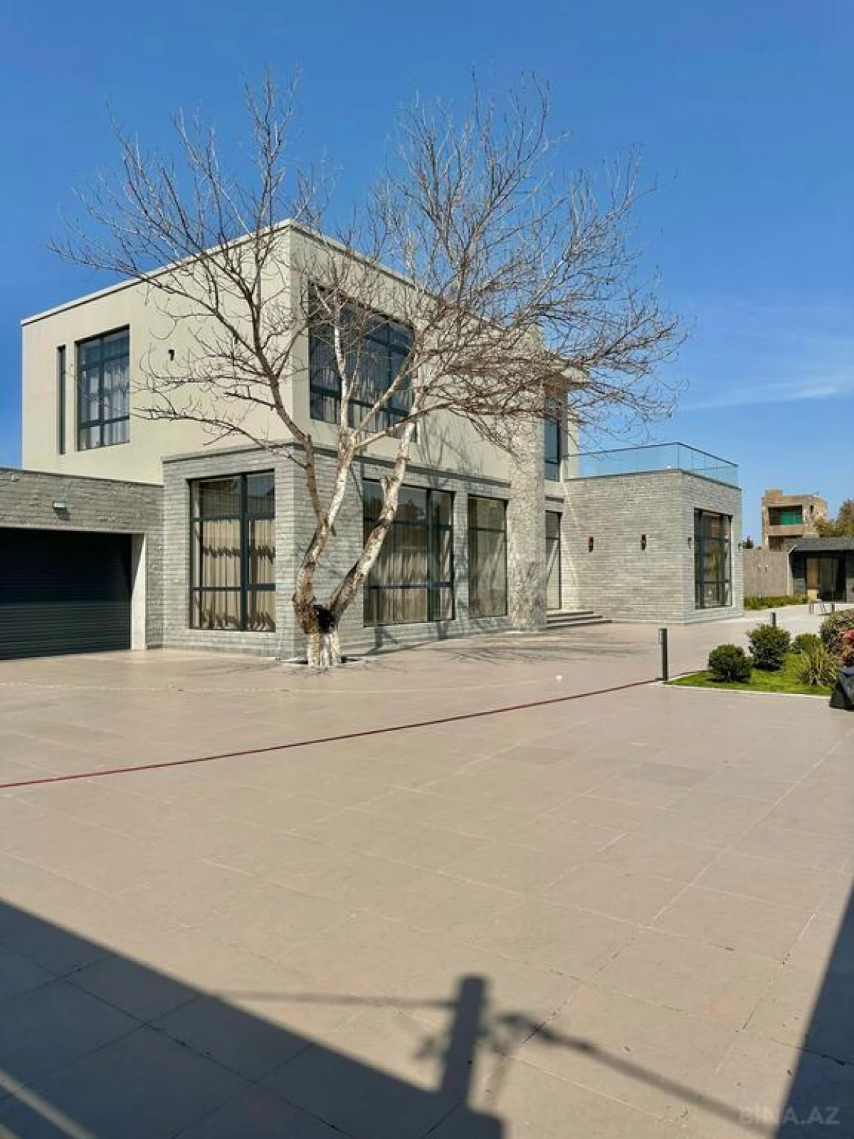 Satılır 5 otaqlı həyət evi 500 m²