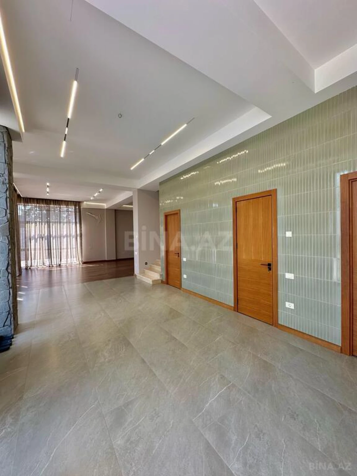 Satılır 5 otaqlı həyət evi 500 m²