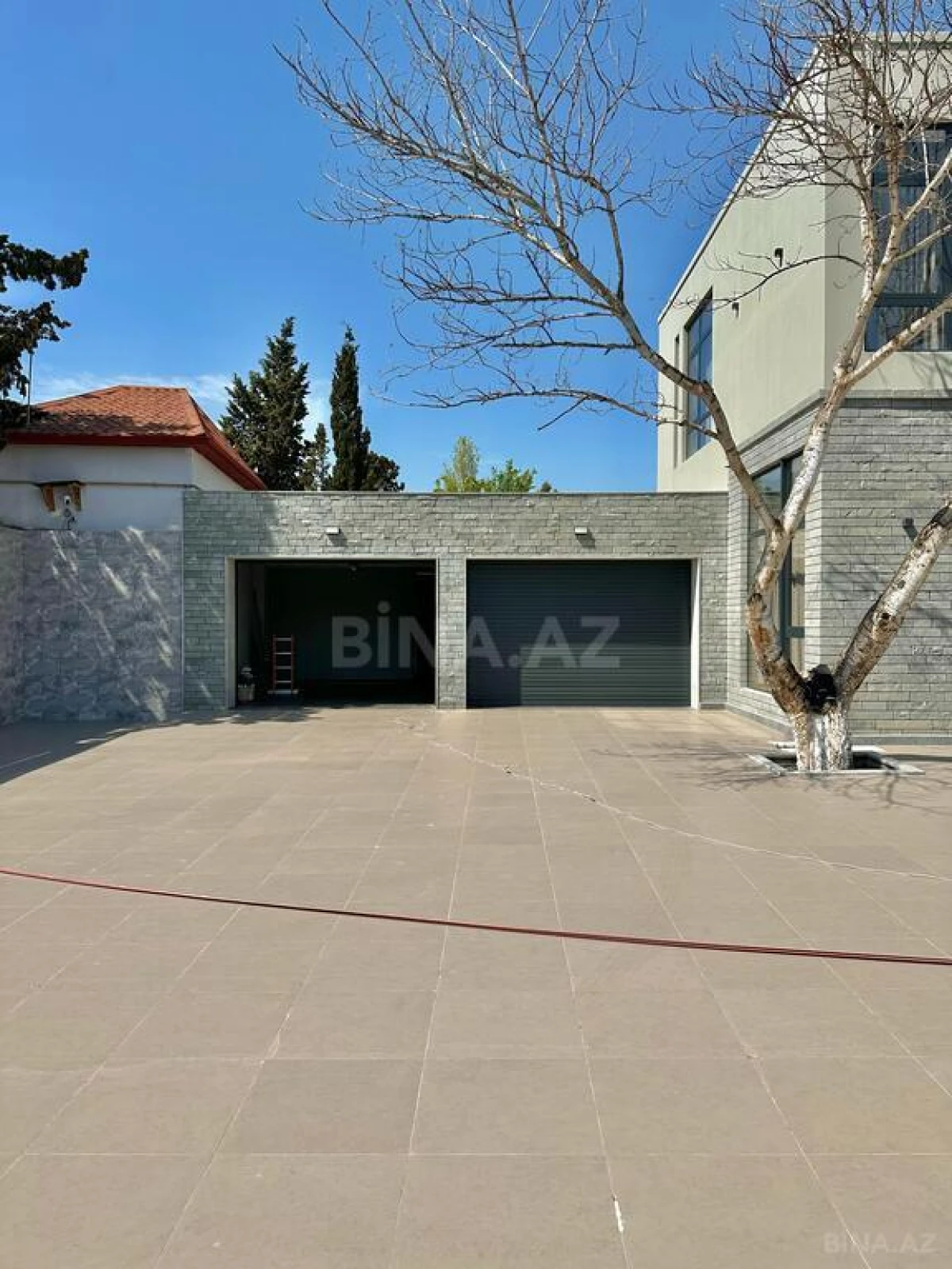 Satılır 5 otaqlı həyət evi 500 m²