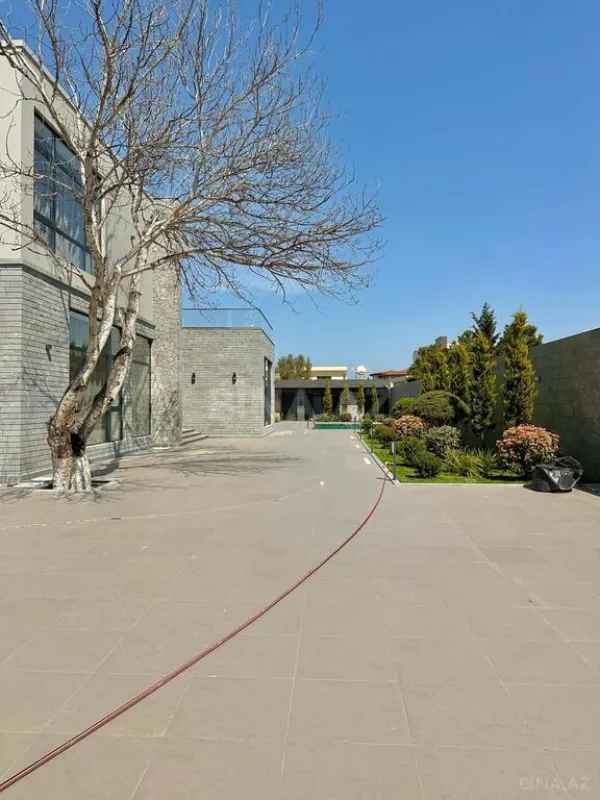 Satılır 5 otaqlı həyət evi 500 m²