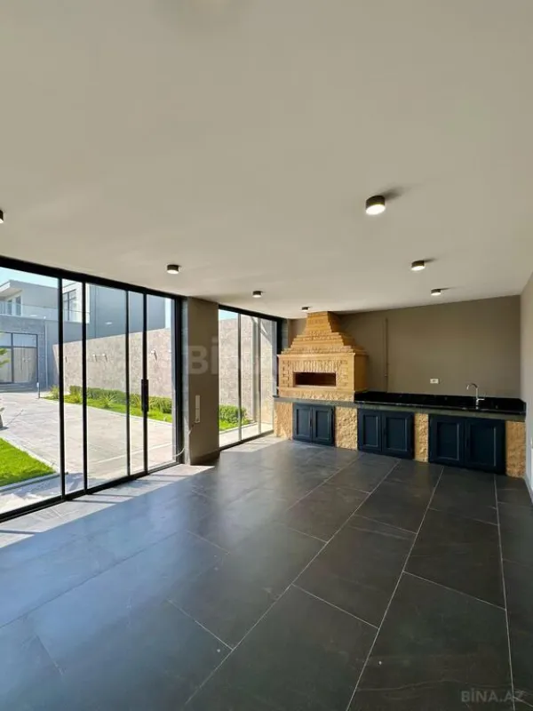 Satılır 5 otaqlı həyət evi 500 m²