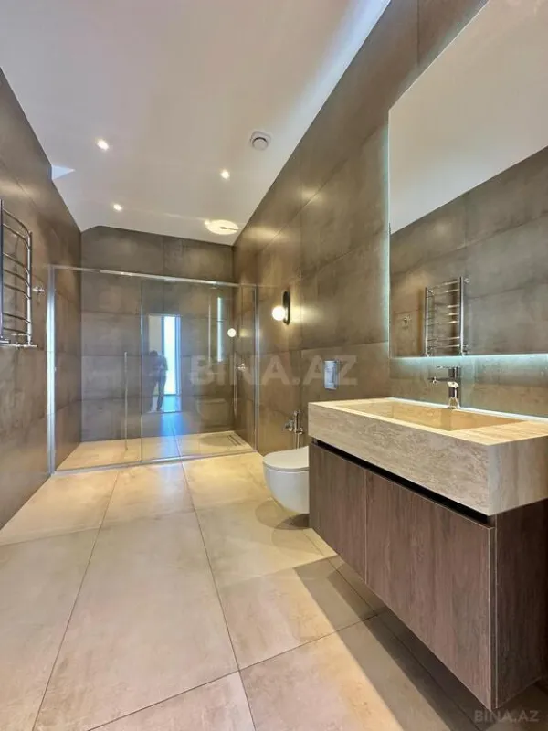 Satılır 5 otaqlı həyət evi 500 m²