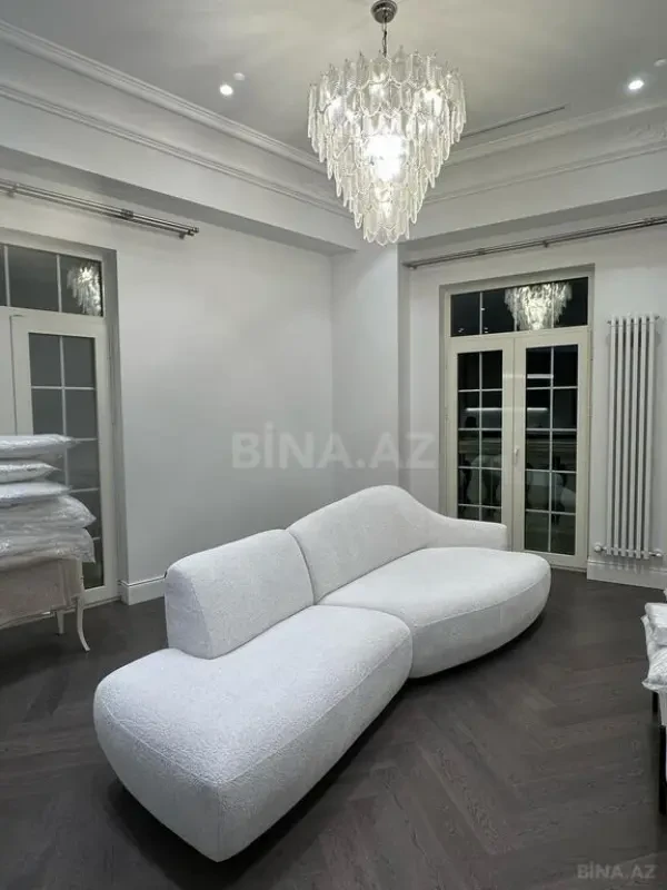 Kirayə verilir 3 otaqlı mənzil 120 m²