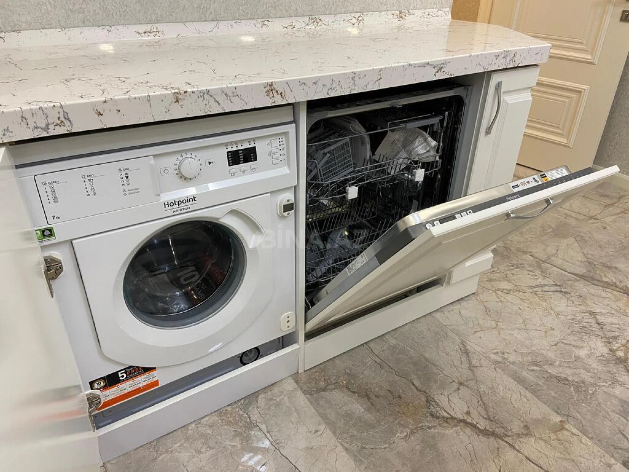 Kirayə verilir 3 otaqlı mənzil 130 m²