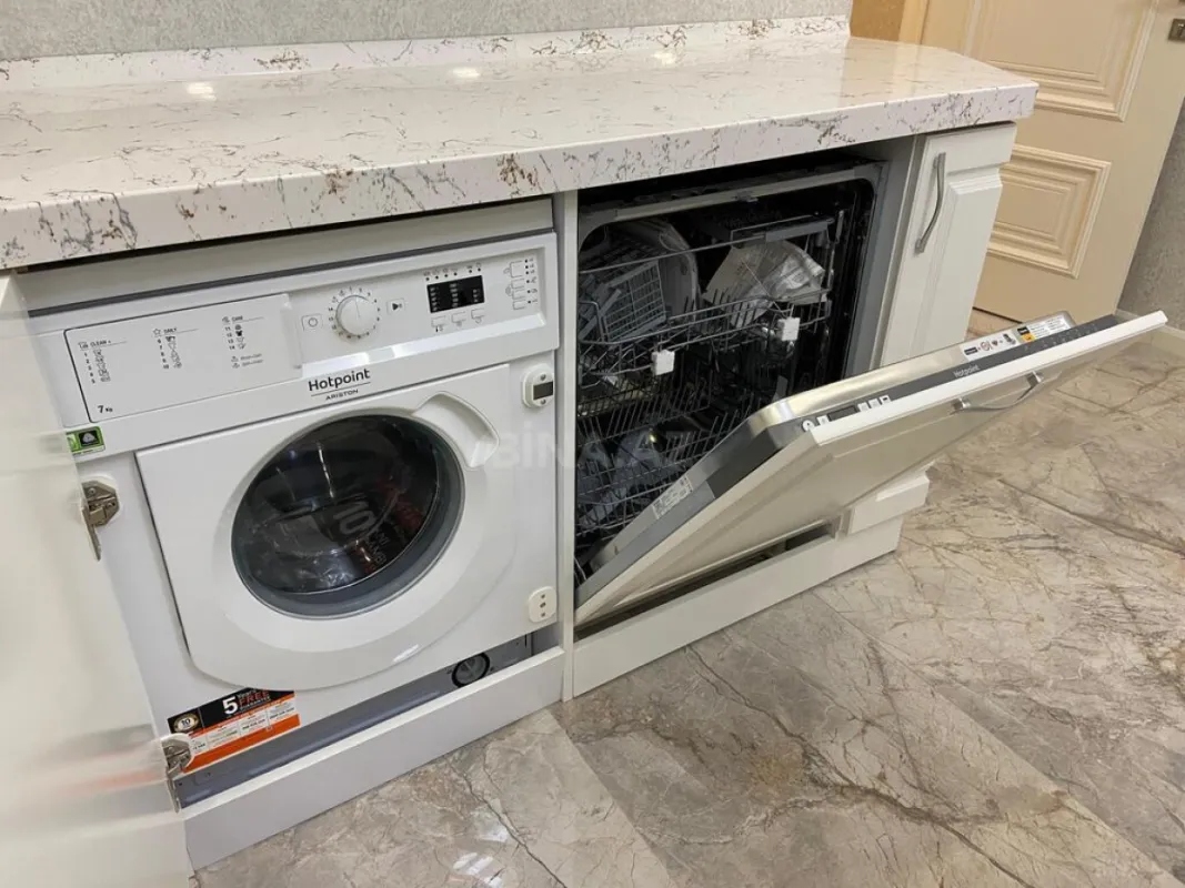 Kirayə verilir 3 otaqlı mənzil 130 m²