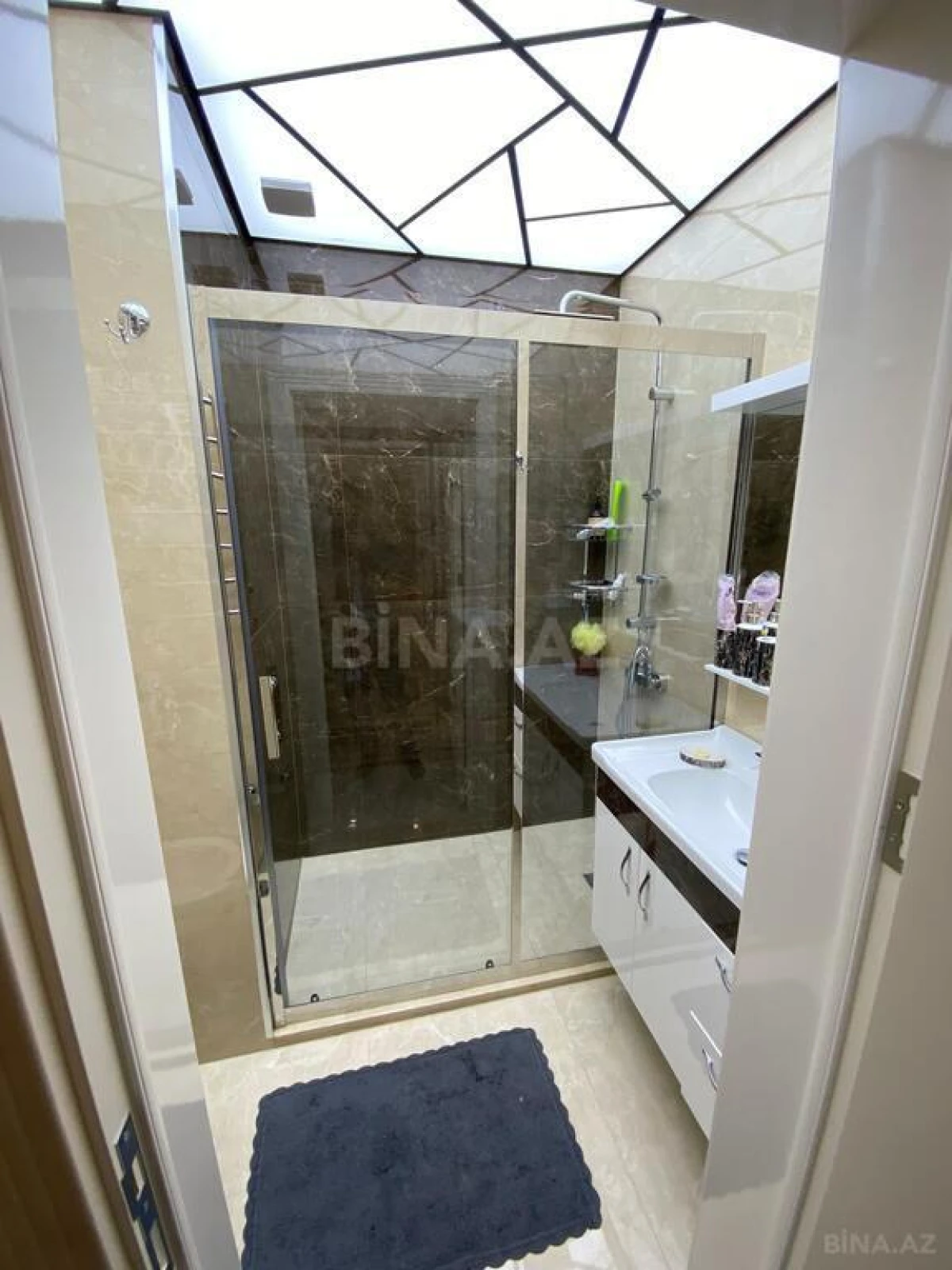 Kirayə verilir 3 otaqlı mənzil 130 m²