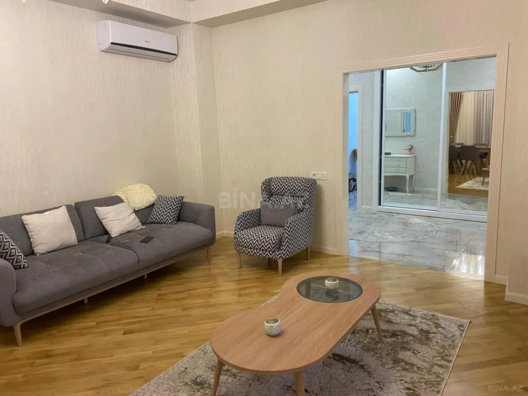 Kirayə verilir 3 otaqlı mənzil 130 m²