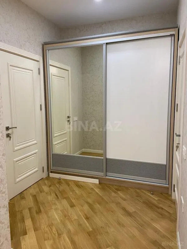 Kirayə verilir 3 otaqlı mənzil 130 m²