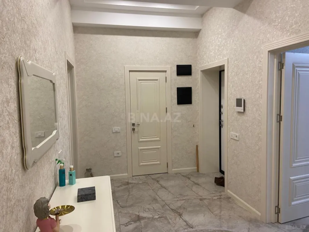 Kirayə verilir 3 otaqlı mənzil 130 m²