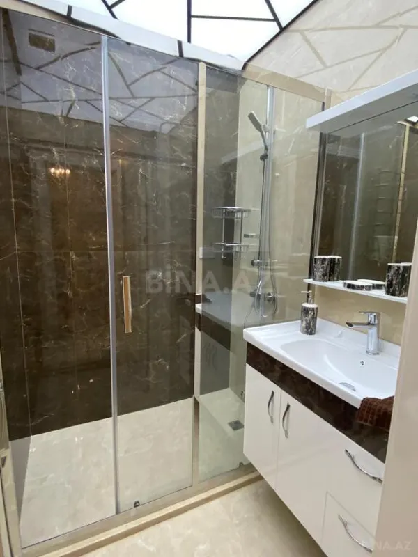 Kirayə verilir 3 otaqlı mənzil 130 m²