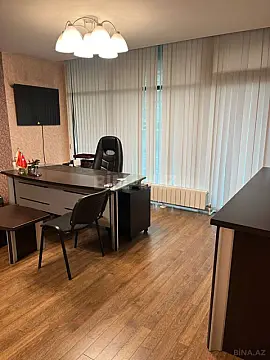 Satılır 7 otaqlı ofis 220 m²