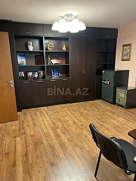 Satılır 7 otaqlı ofis 220 m²