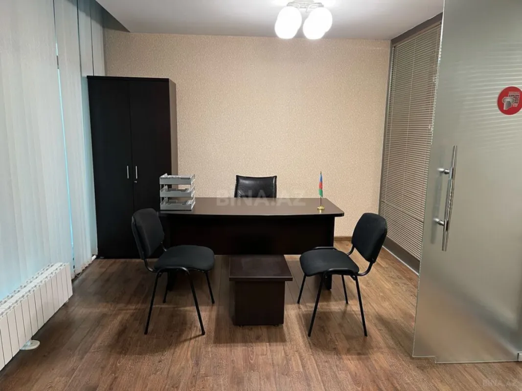 Satılır 7 otaqlı ofis 220 m²