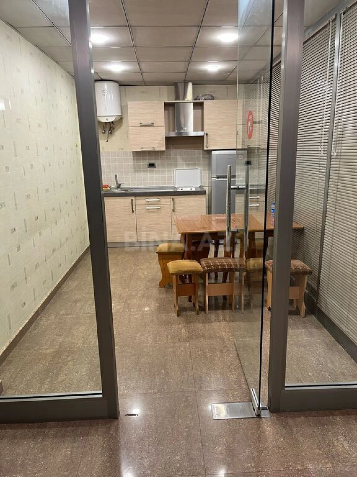 Satılır 7 otaqlı ofis 220 m²