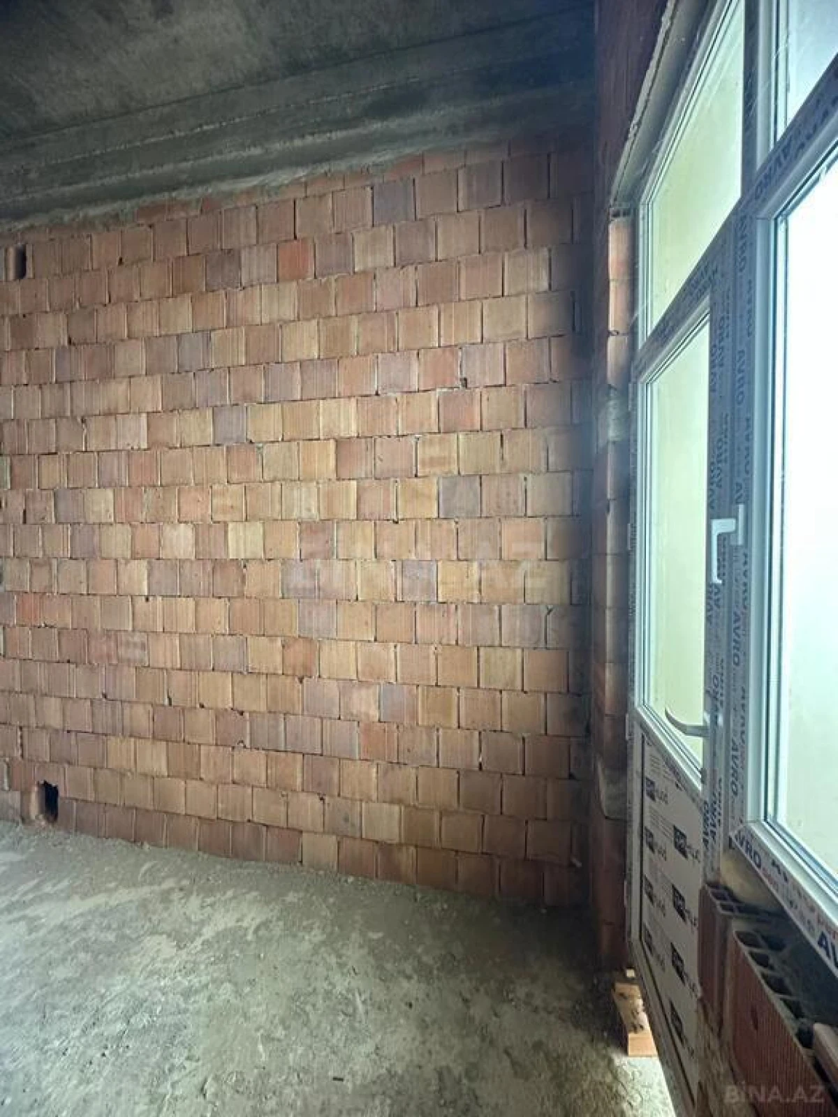 Satılır 3 otaqlı mənzil 125 m²