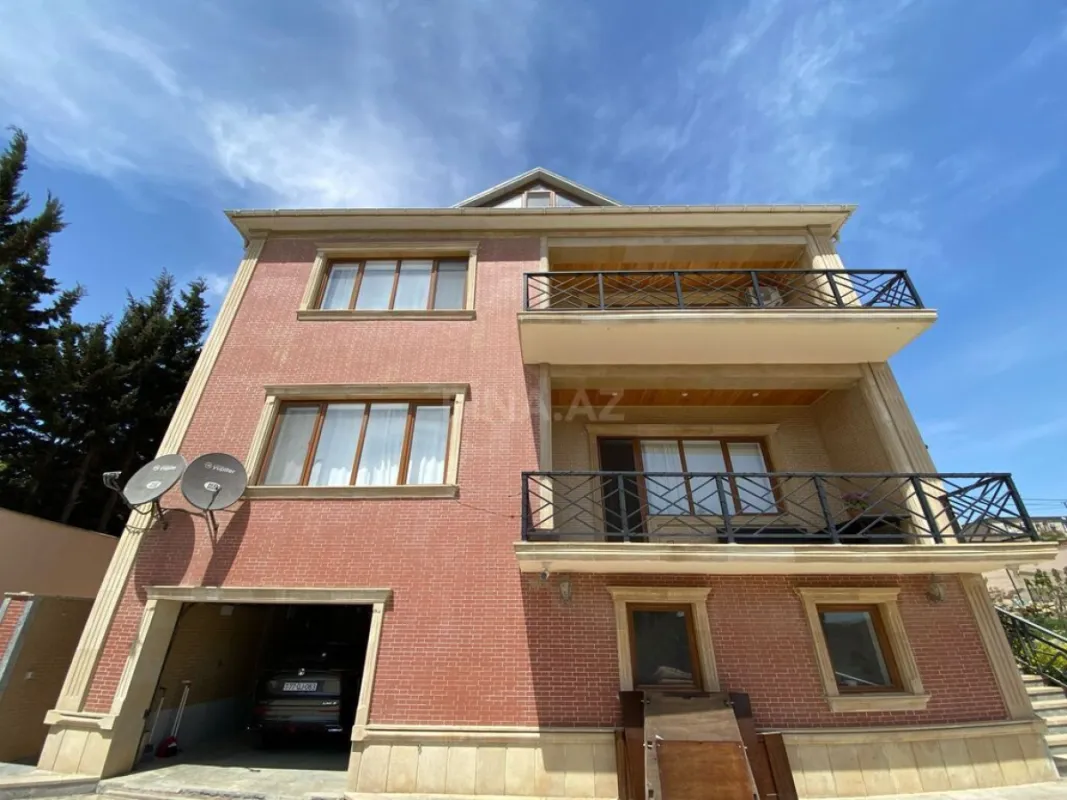 Satılır 6 otaqlı həyət evi 650 m²