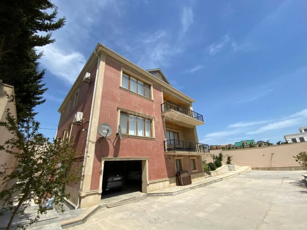 Satılır 6 otaqlı həyət evi 650 m²