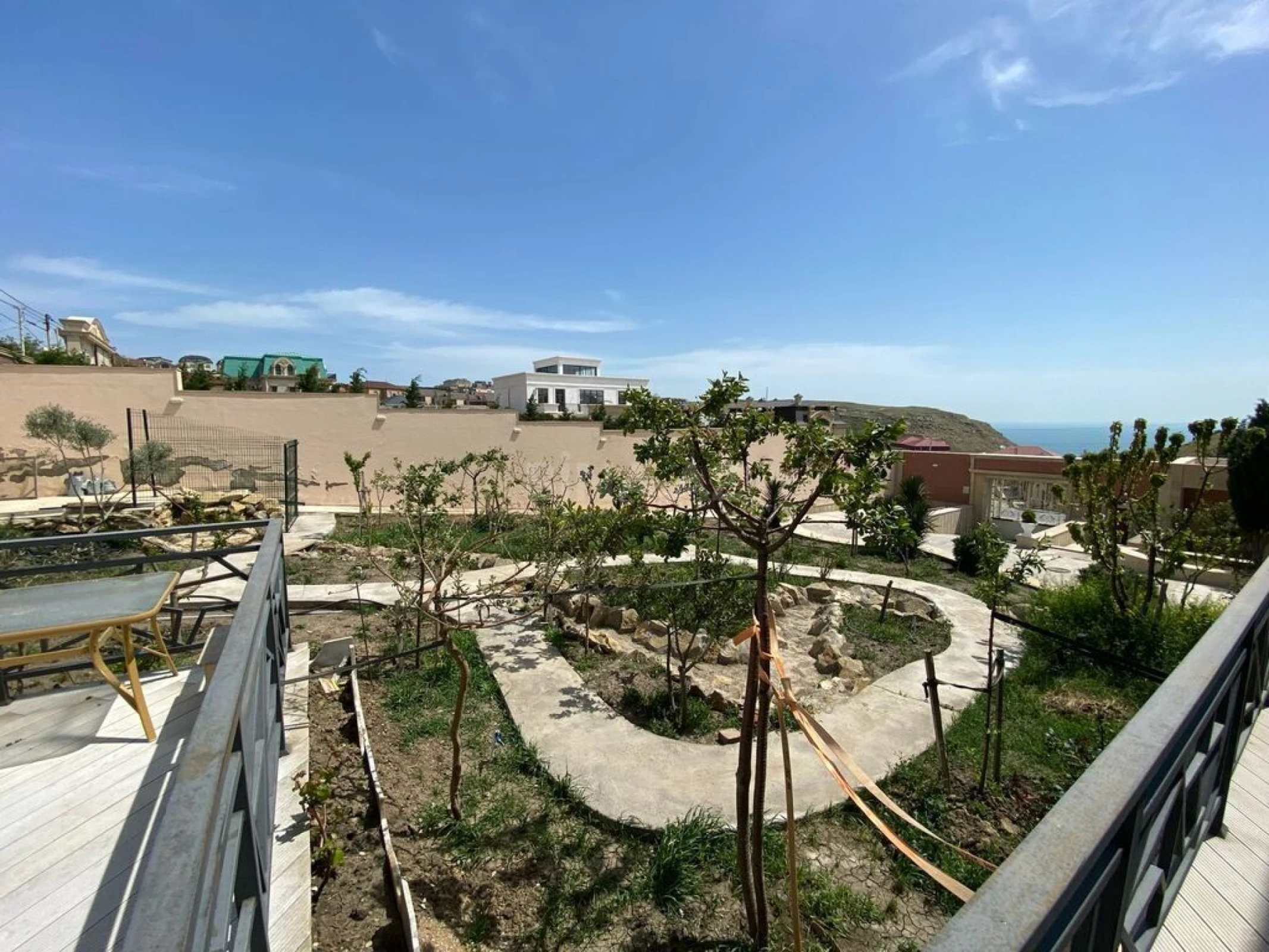 Satılır 6 otaqlı həyət evi 650 m²