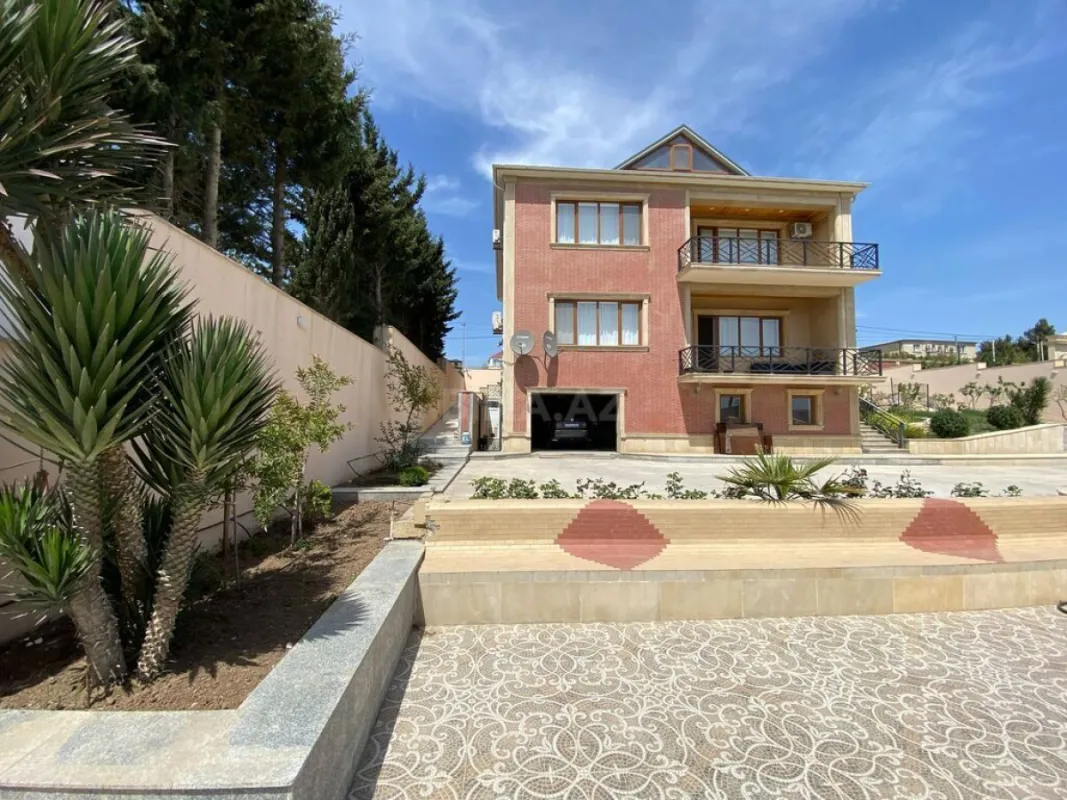 Satılır 6 otaqlı həyət evi 650 m²