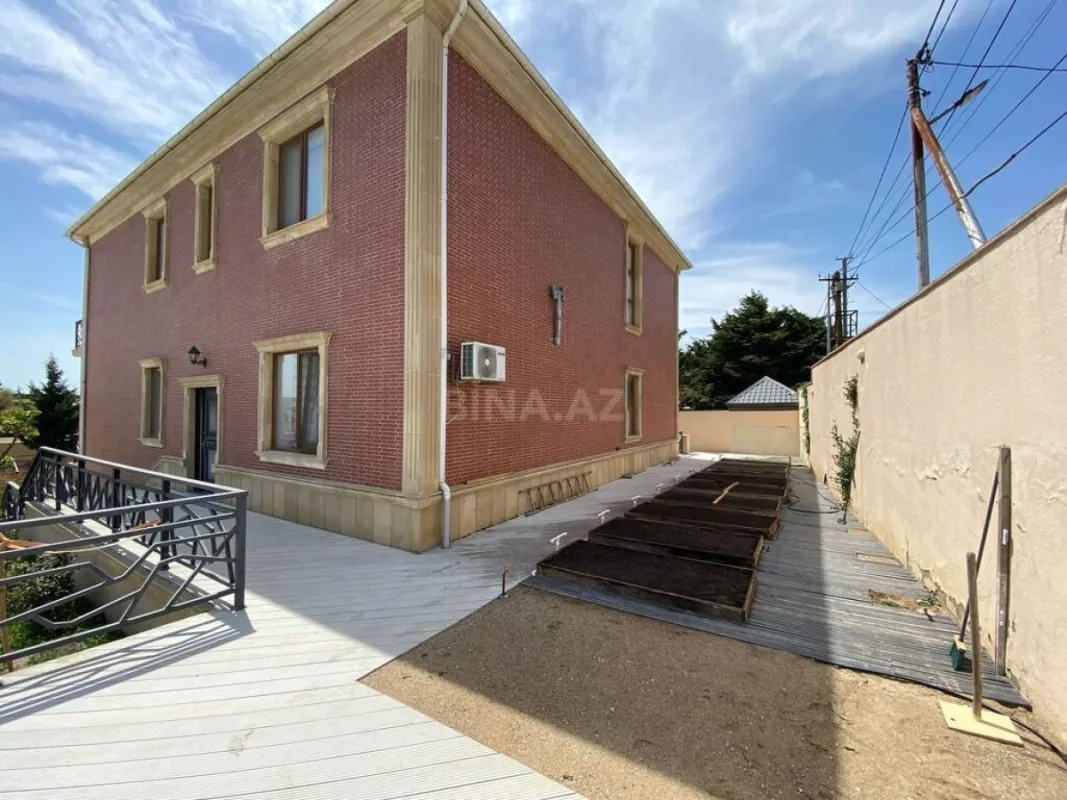 Satılır 6 otaqlı həyət evi 650 m²