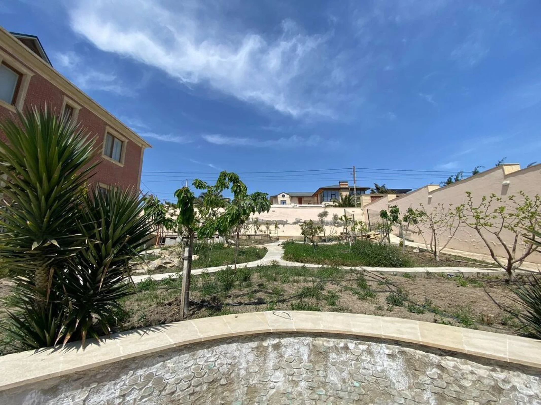 Satılır 6 otaqlı həyət evi 650 m²