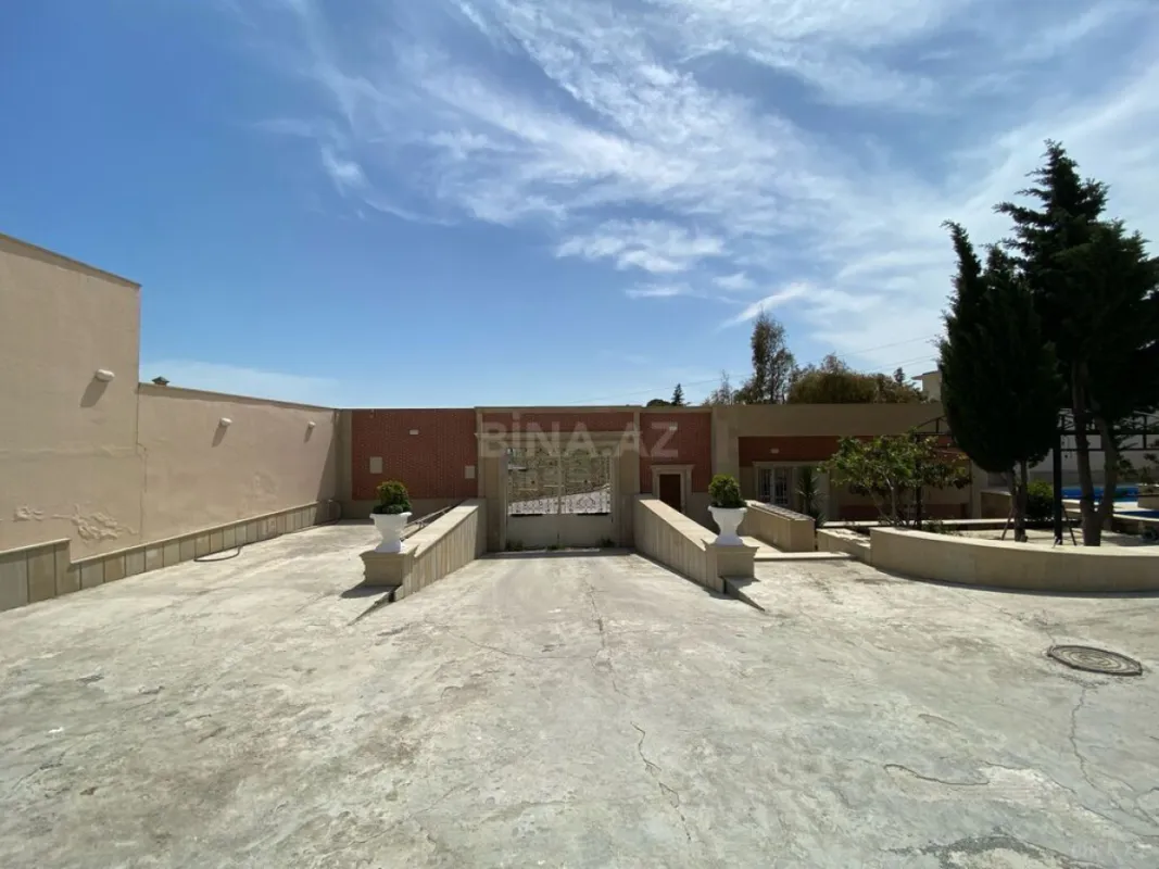 Satılır 6 otaqlı həyət evi 650 m²