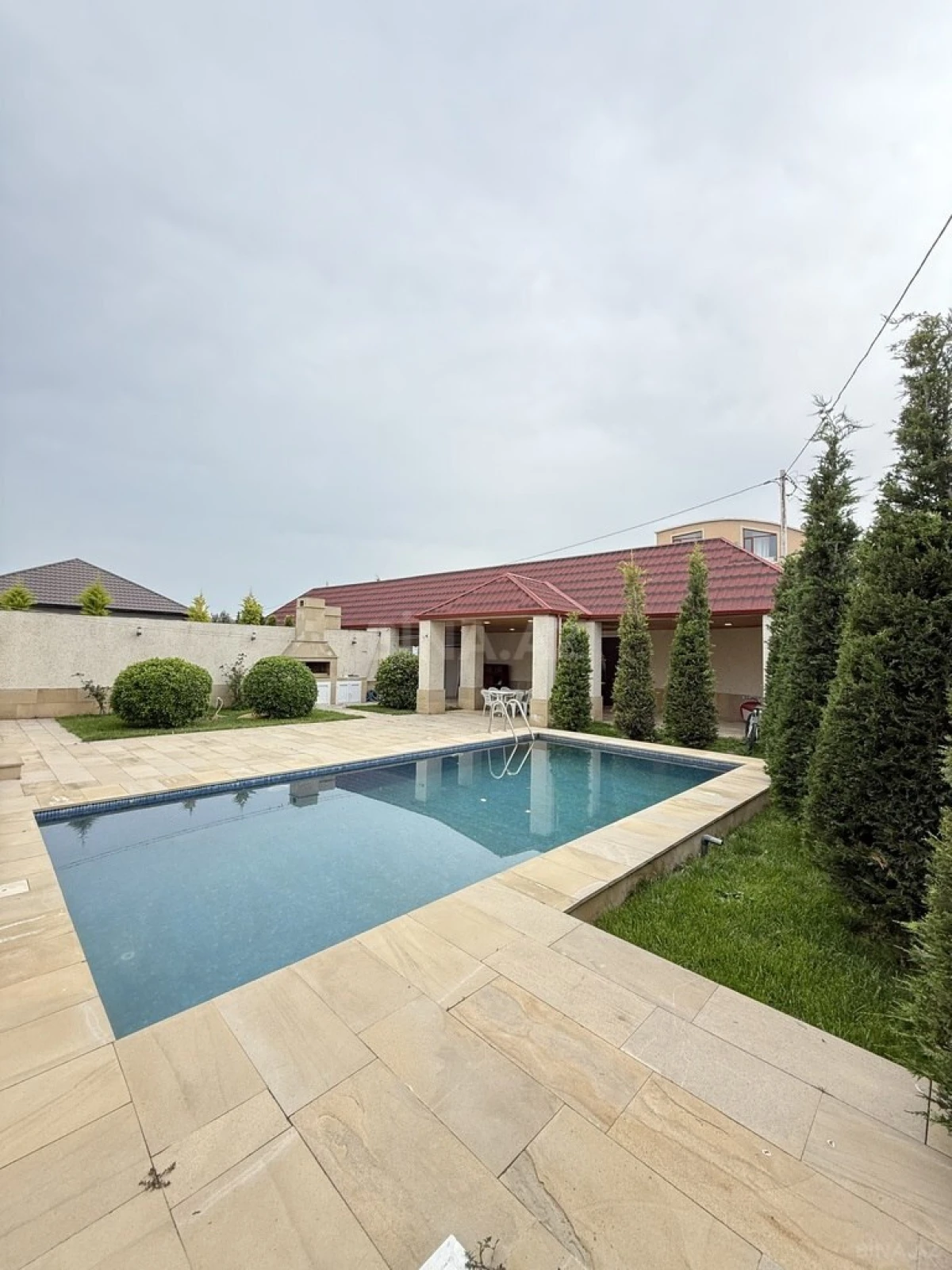 Satılır 4 otaqlı həyət evi 170 m²