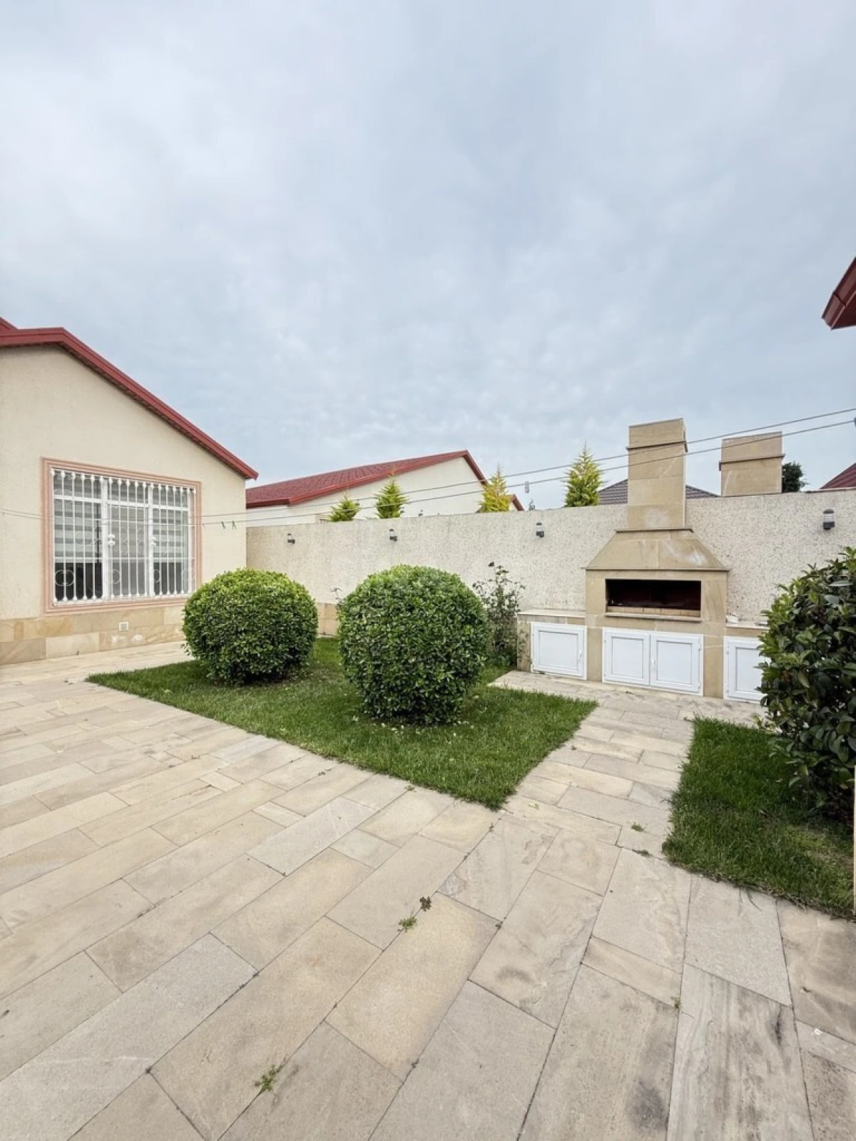 Satılır 4 otaqlı həyət evi 170 m²
