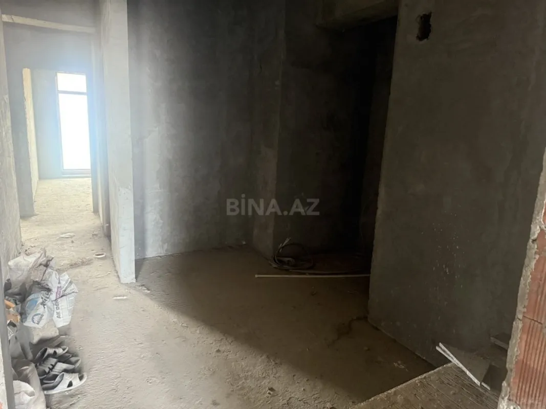 Satılır 4 otaqlı mənzil 164 m²