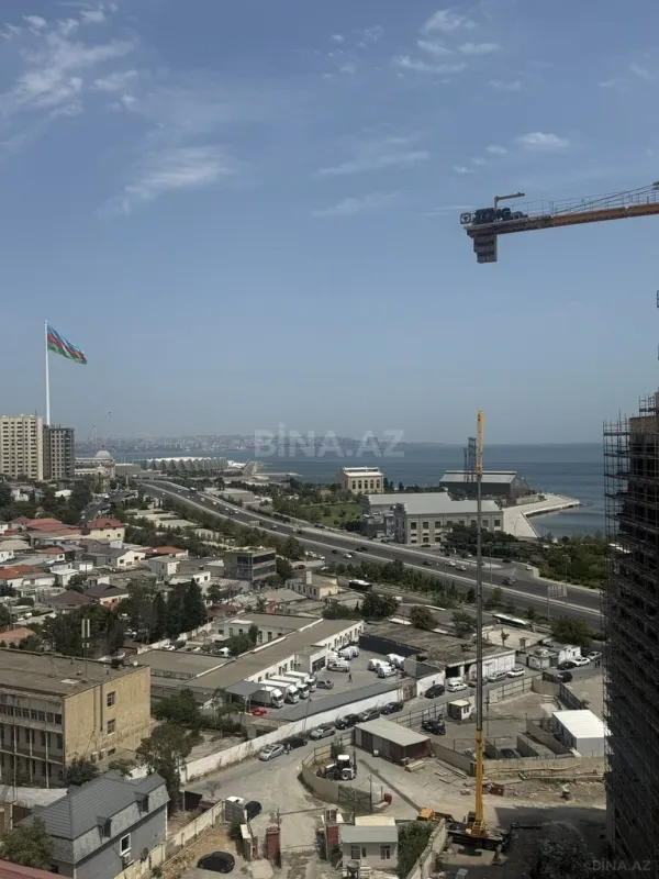 Satılır 4 otaqlı mənzil 164 m²