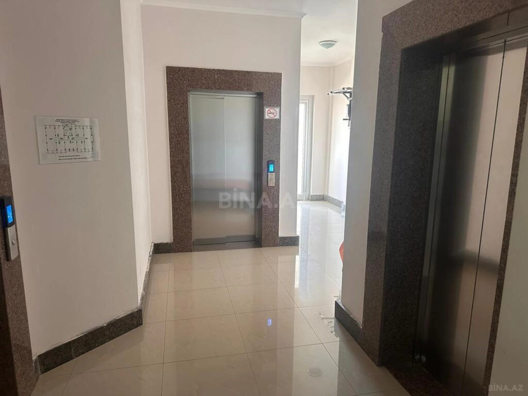 Satılır 4 otaqlı mənzil 164 m²