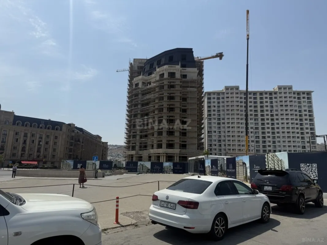 Satılır 4 otaqlı mənzil 164 m²