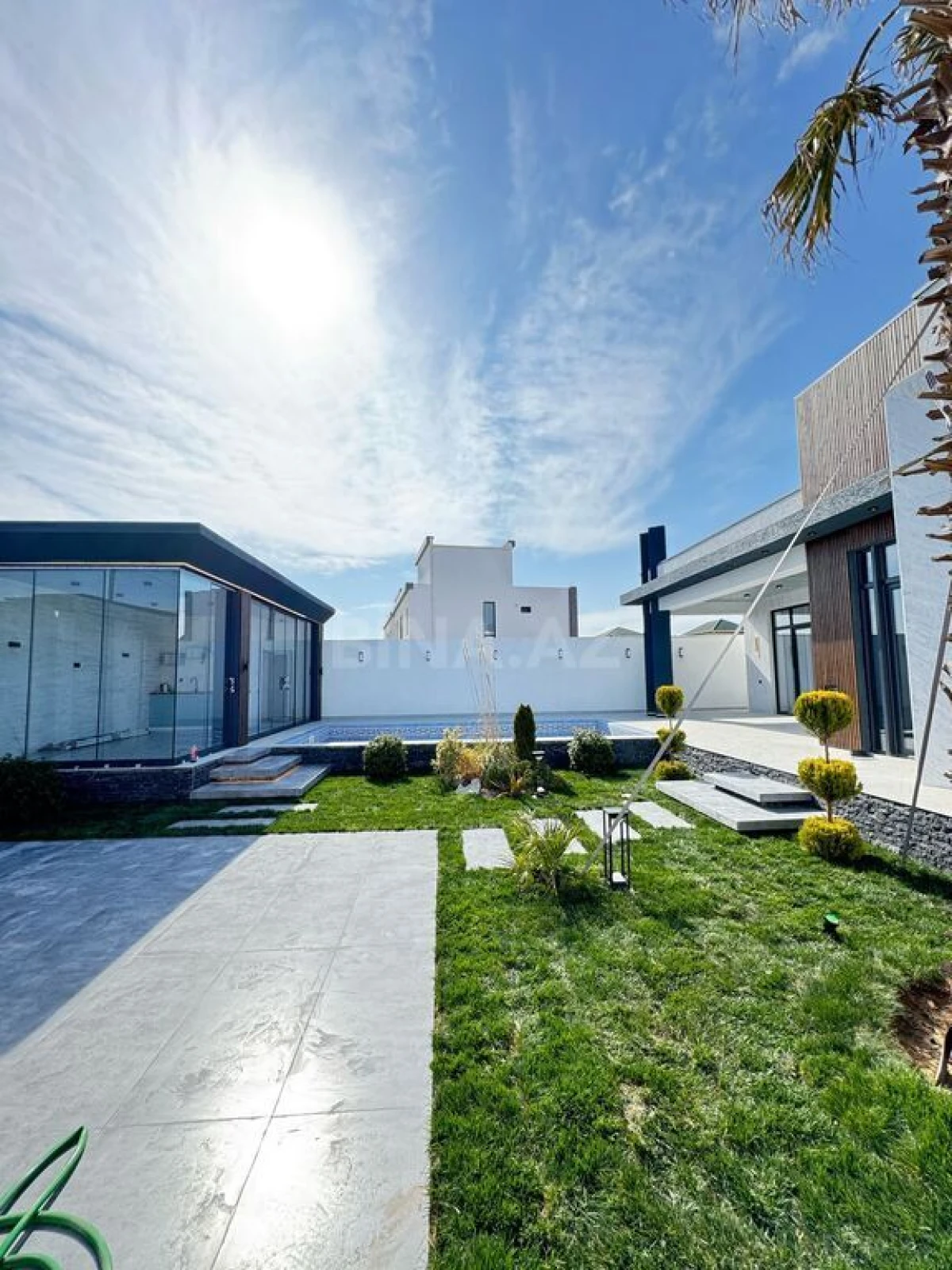 Satılır 5 otaqlı həyət evi 200 m²