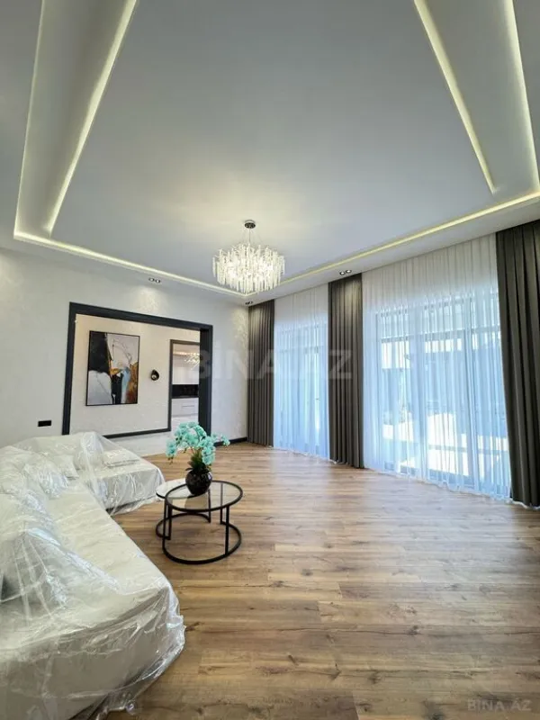 Satılır 5 otaqlı həyət evi 200 m²