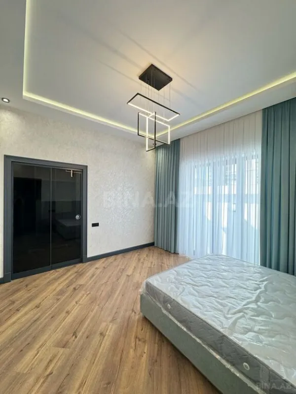 Satılır 5 otaqlı həyət evi 200 m²