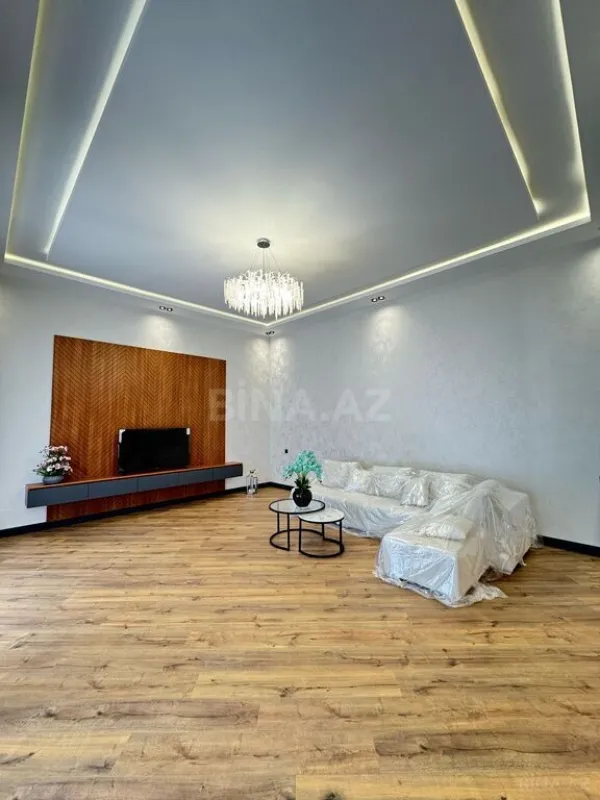 Satılır 5 otaqlı həyət evi 200 m²