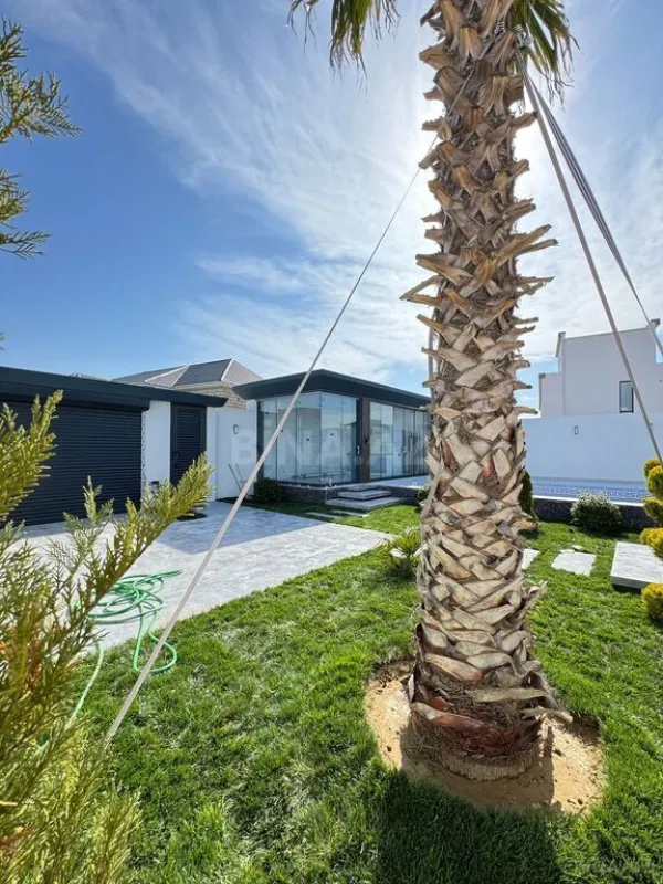 Satılır 5 otaqlı həyət evi 200 m²