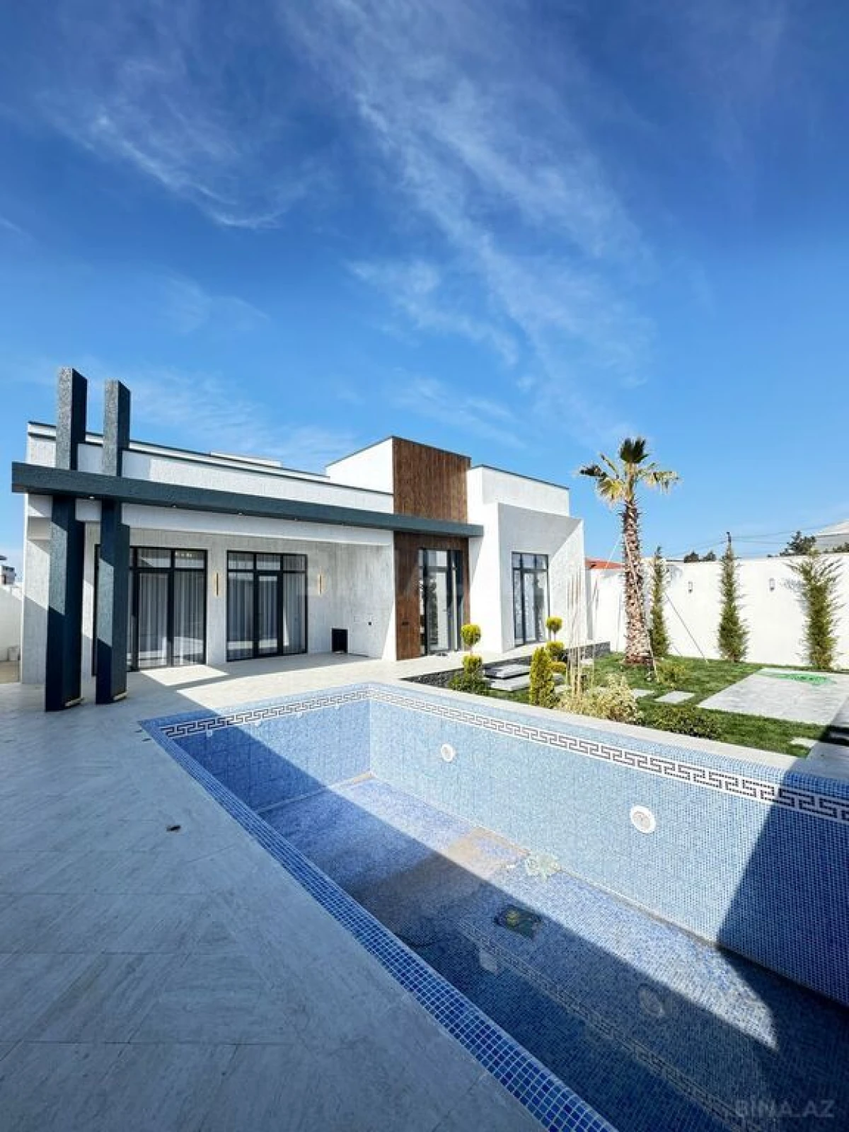 Satılır 5 otaqlı həyət evi 200 m²