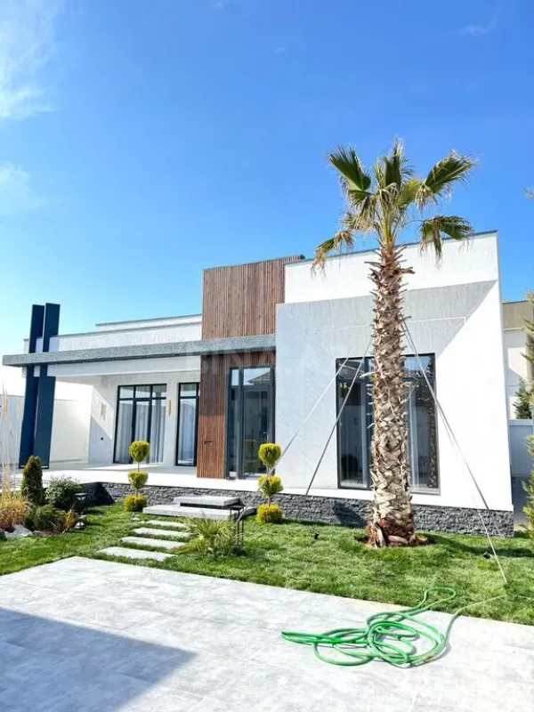 Satılır 5 otaqlı həyət evi 200 m²