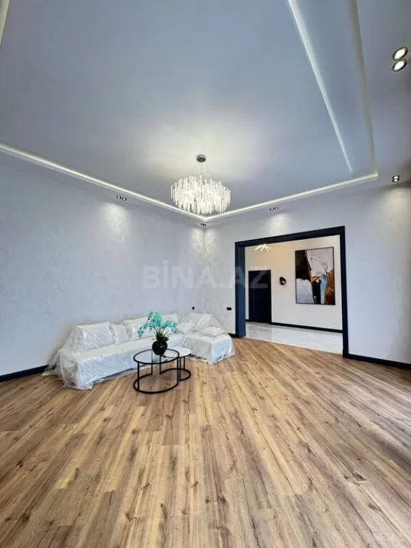 Satılır 5 otaqlı həyət evi 200 m²