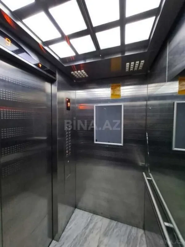 Satılır 4 otaqlı mənzil 204 m²