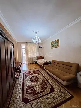 Satılır 4 otaqlı mənzil 204 m²