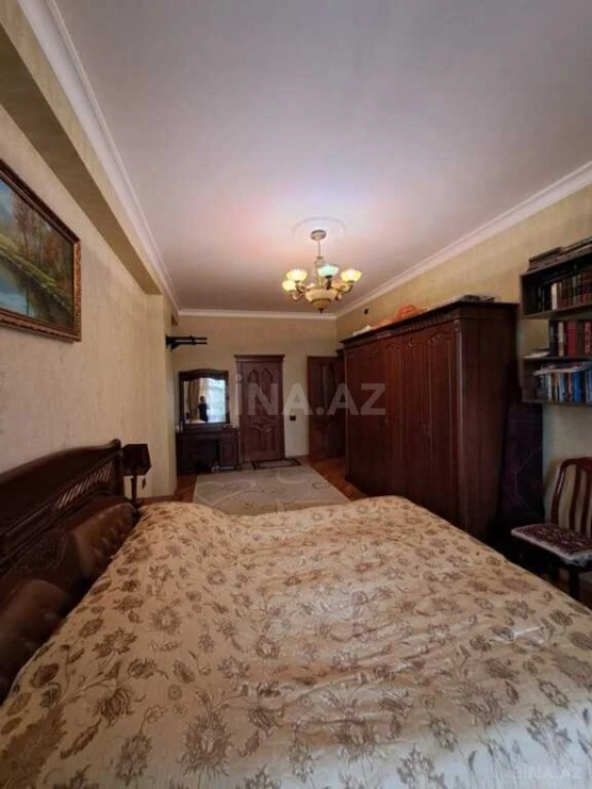 Satılır 4 otaqlı mənzil 204 m²