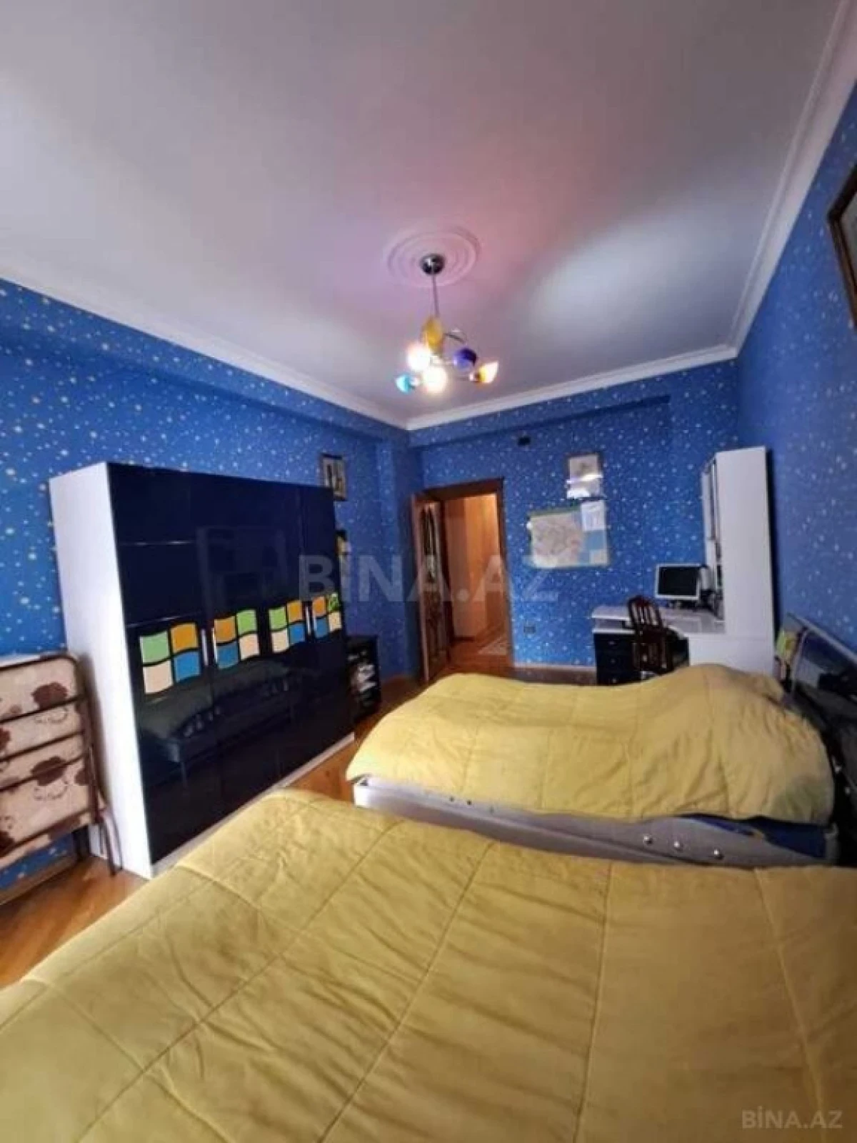 Satılır 4 otaqlı mənzil 204 m²