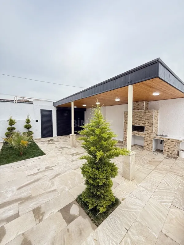 Satılır 4 otaqlı həyət evi 140 m²