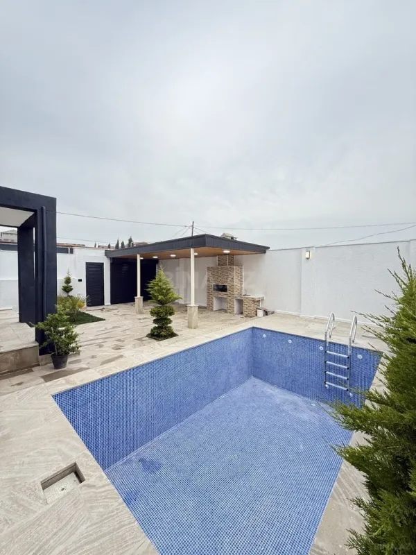 Satılır 4 otaqlı həyət evi 140 m²