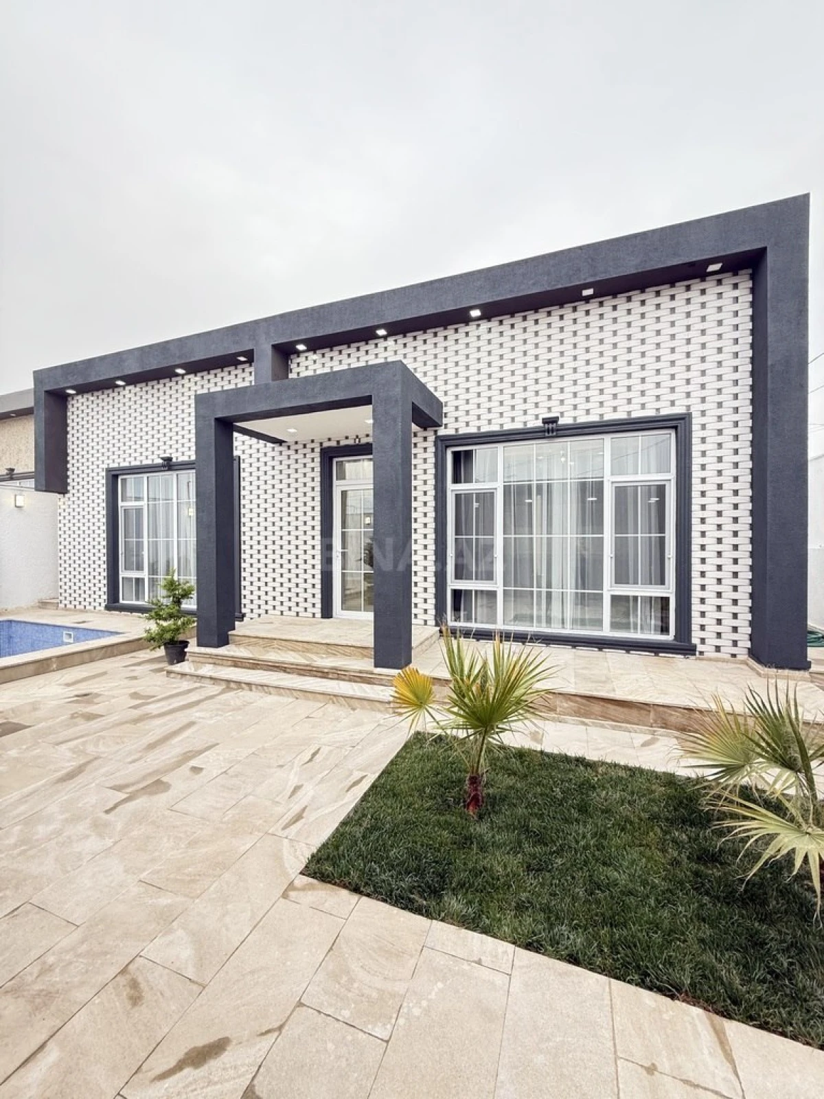 Satılır 4 otaqlı həyət evi 140 m²